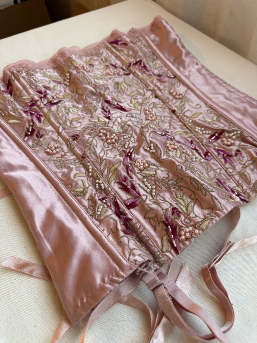 Vintage Y2K Beaded Fredericks of Hollywood Corset - Picture 7 of 11